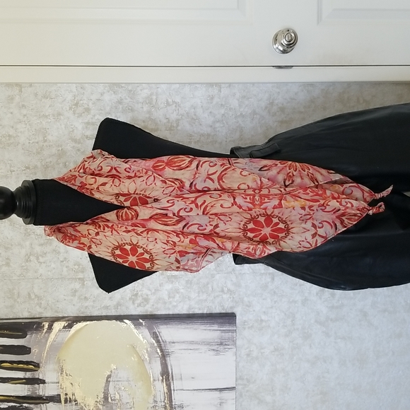 Floral scarf - Picture 2 of 7